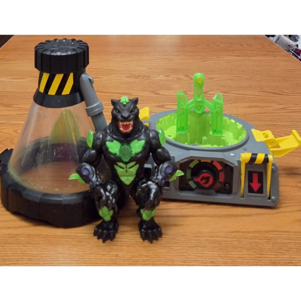 Beast Lab Creator w/ Figure TESTED Lights/Sounds Working